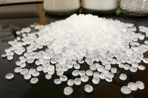 Hạt PVC được sản xuất với nhiều màu sắc và kích thước khác nhau