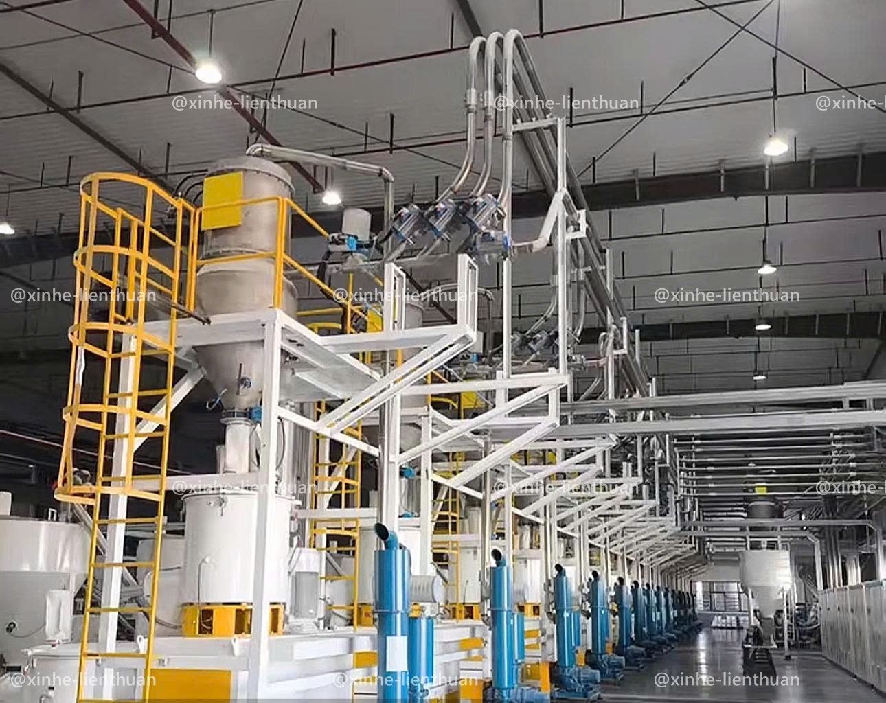 Hệ thống cấp liệu tự động trong dây chuyền sản xuất nhựa