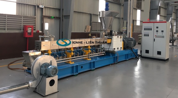 Máy tạo hạt nhựa của Cơ khí nhựa Liên Thuận cho ra thành phẩm đồng đều, dễ phối màu