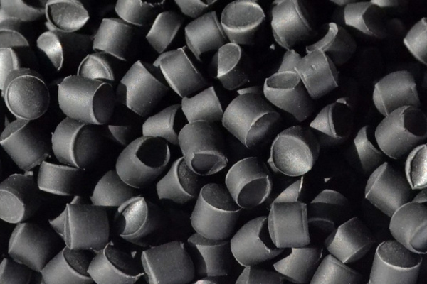 Hạt nhựa tái sinh PVC được thu hồi từ ống nhựa và vật liệu PVC đã qua sử dụng