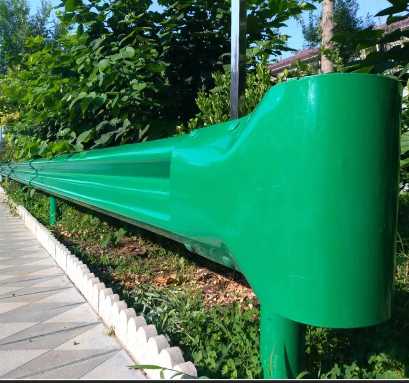 Highway safety Barrier-Painting Plastic Guardrail - China Flex Beam Guard Rail and Crash Barrier